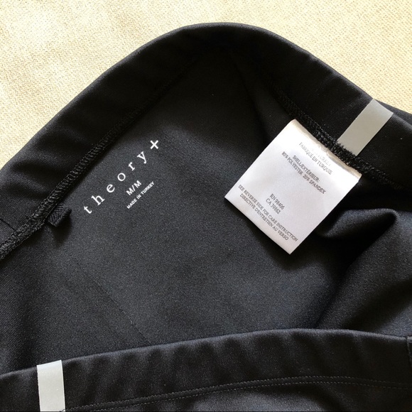 Theory + Biker shorts - Picture 5 of 5